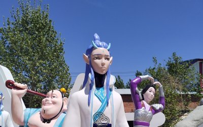 震撼！2.5米拿錘敖炳玻璃鋼雕塑來襲